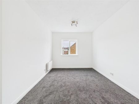 3 bedroom apartment to rent - Photo 4