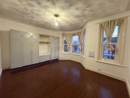 6 bedroom semi-detached house to rent - Photo 4