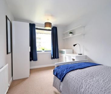 3 bedroom flat to rent - Photo 5