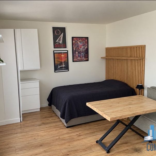 Location Appartement 1 pièce 28m² COURBEVOIE 92400 - Photo 2