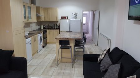 305 Dawlish Road - Photo 4