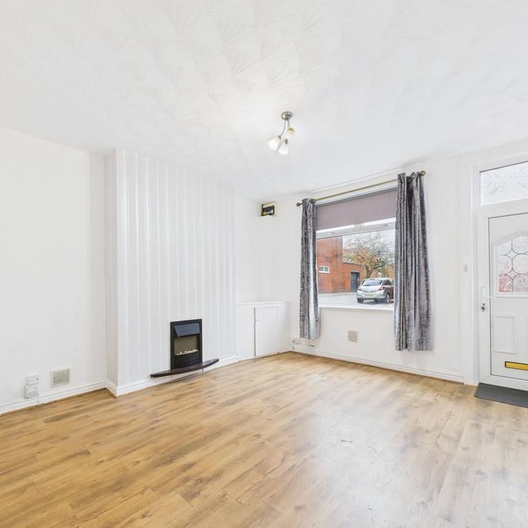 2 bedroom end of terrace house to rent - Photo 1