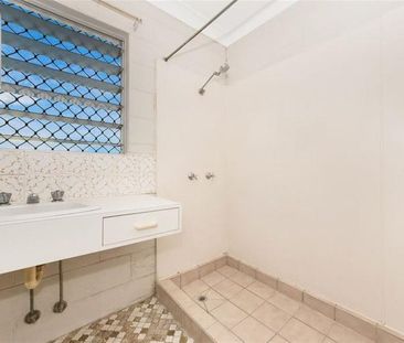 Cozy & Comfortable 2 Bedroom Unit in Hermit Park! - Photo 2