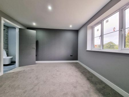 6 bedroom detached house to rent - Photo 5