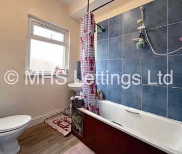 9 Bedroom Mid Terraced House for rent in Hyde Park Road - Photo 2