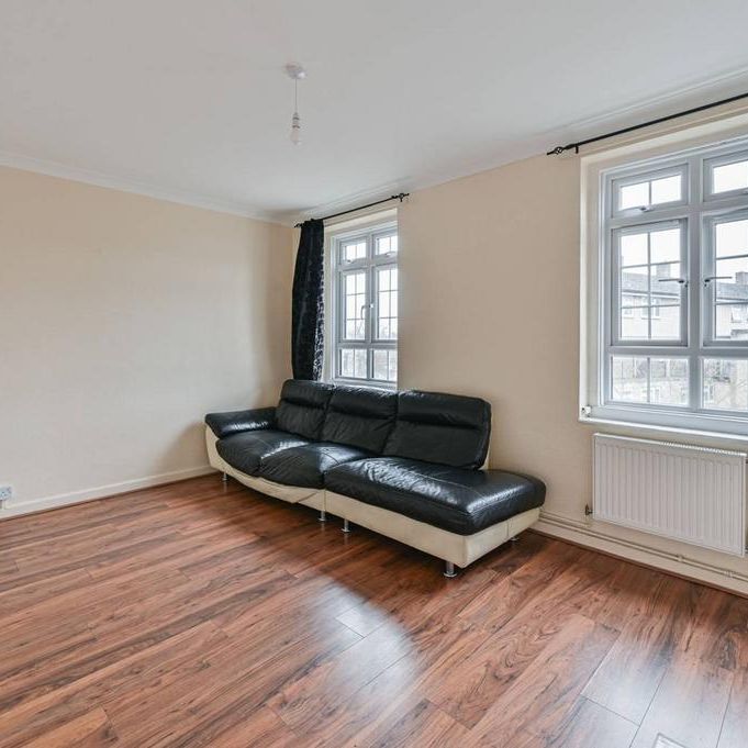 3 bedroom flat to rent - Photo 1