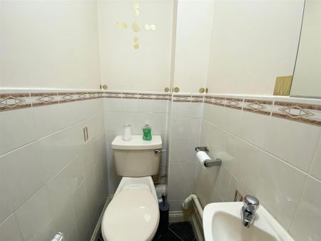 4 bedroom terraced house to rent - Photo 4
