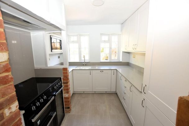 3 bedroom semi-detached house to rent - Photo 1