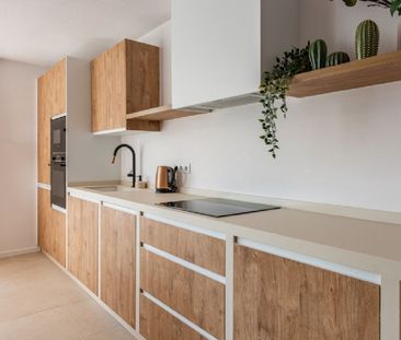 2 Bedroom Apartment For Rent in Nueva Andalucía, Málaga - Photo 4