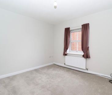 3 bedroom Detached House to let - Photo 5