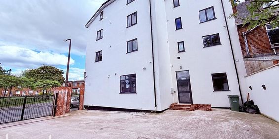 1 bedroom in a house share to rent - Photo 3