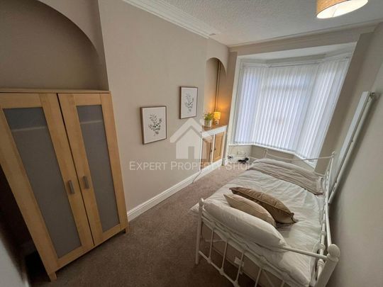 1 bedroom in a house share to rent - Photo 1