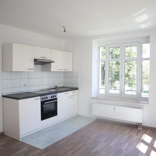 Zwei schöne Räume mit Einbauküche und Balkon ! - Photo 1