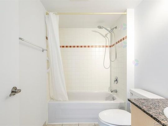 98 Rue Charlotte - Photo 1