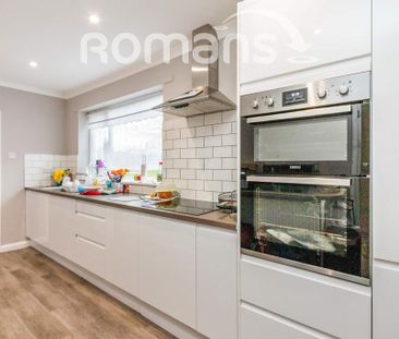 4 bedroom semi-detached house to rent - Photo 5