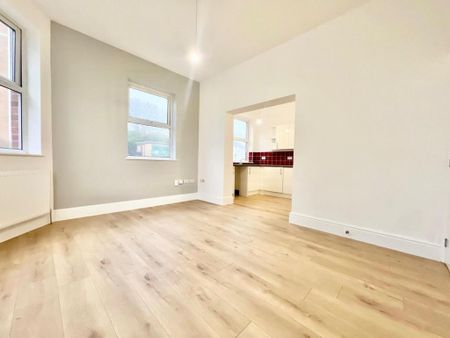 1 bedroom flat to rent - Photo 2