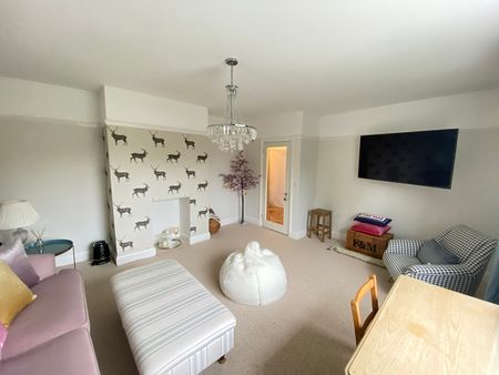 Byng Morris Close, Sketty, Swansea, SA2 - Photo 2