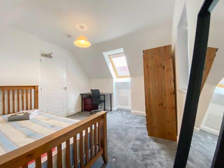 5 bedroom detached house to rent - Photo 2