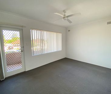 Refreshed Two Bedroom Unit In Central Location !! - Photo 6