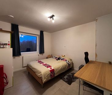 Recente halfopen bebouwing met 3 slaapkamers op rustige ligging te ... - Photo 4