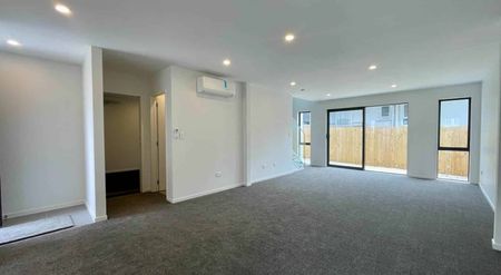 Brand New Spacious 4-Bedroom Family Home in Pr... - Photo 2