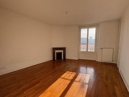A LOUER - APPARTEMENT T3 - ROANNE SECTEUR GARE - Photo 3