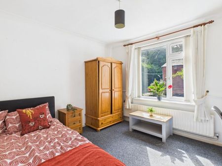 4 bedroom terraced house to rent - Photo 4