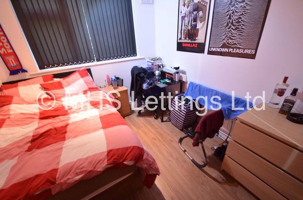 29 The Poplars, Leeds, LS6 2BT - Photo 1