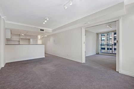 Victoria Tower - Unfurnished - Available 21st November - Photo 4