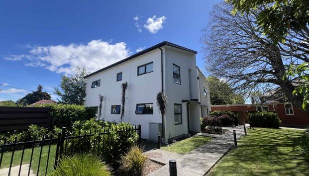 Super on Suva - Photo 1