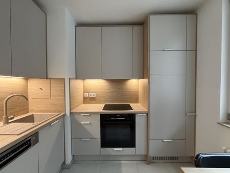 „Erstbezug nach Sanierung“ – Helle 2-Zimmer-Wohnung mit Balkon, EBK und Aufzug - Photo 4