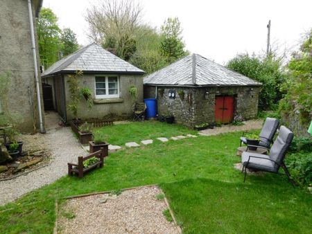 3 bedroom end of terrace house to rent - Photo 4