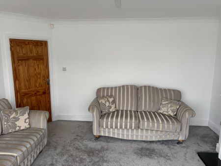 3 bedroom house on Moseley Avenue, Coventry, CV6 1HS - Photo 2