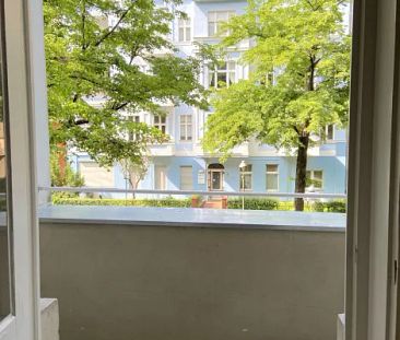 Modernisierte 2-Zimmer Altbauwohnung mit Balkon in Toplage von Alt-Tegel! - Photo 4