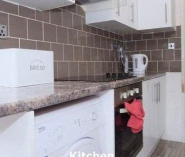 Room in a Shared Flat, Ibsley Gardens, SW15 - Photo 4