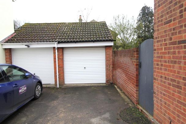 3 bedroom semi-detached house to rent - Photo 1