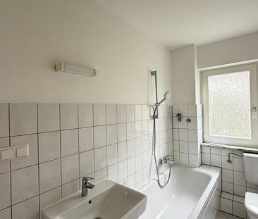 ERDGESCHOSS MIT GARTEN-NUTZUNG – 3-Zimmer-Wohnung mit Potenzial - Photo 2