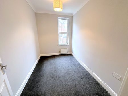 A 2 Bedroom Maisonette Instruction to Let in Hastings - Photo 5