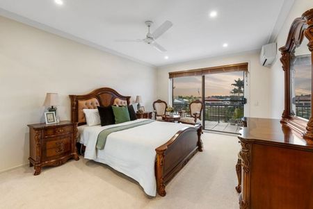 Prestigious Waterfront Residence with Pool, Pontoon & Multiple Living Zones - Photo 5