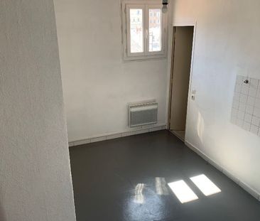 Appartement 1 pièces 30m2 MARSEILLE 6EME 383 euros - Photo 5