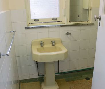 TWO BEDROOM UNIT WITH WATERFRONT AT YOUR FRONT DOOR - Photo 4