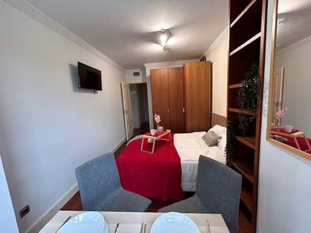 Calle de Arturo Soria, Madrid, Community of Madrid 28033 - Photo 2