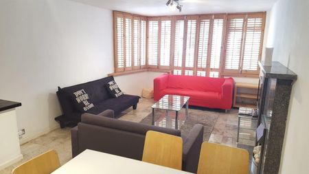 3 bed terraced house to rent in Henry Square, Newcastle Upon Tyne, NE2 - Photo 3