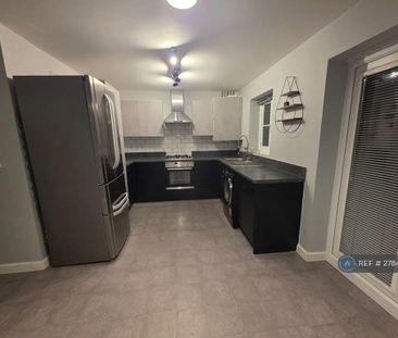 2 bedroom semi-detached house to rent - Photo 6