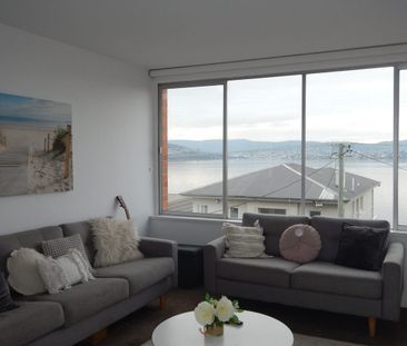 Welcome to your new home with stunning views of the Derwent River! - Photo 2