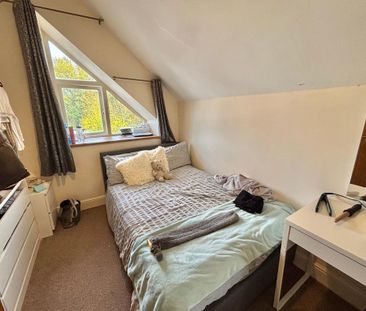 4 bedroom mews to rent - Photo 2