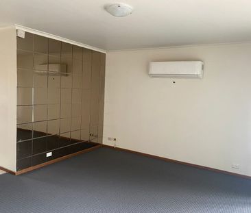 43 Dunkeld Street, Meadow Heights, Vic 3048 - Photo 4