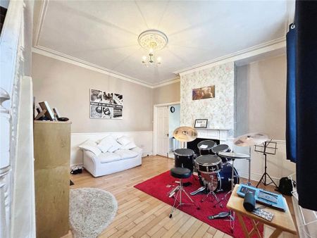 2 bedroom end of terrace house to rent - Photo 3