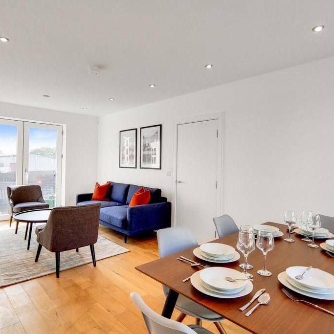 3 bedroom flat to rent - Photo 1