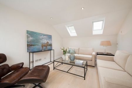 Beverston Mews, Marylebone, London, W1H - Photo 2